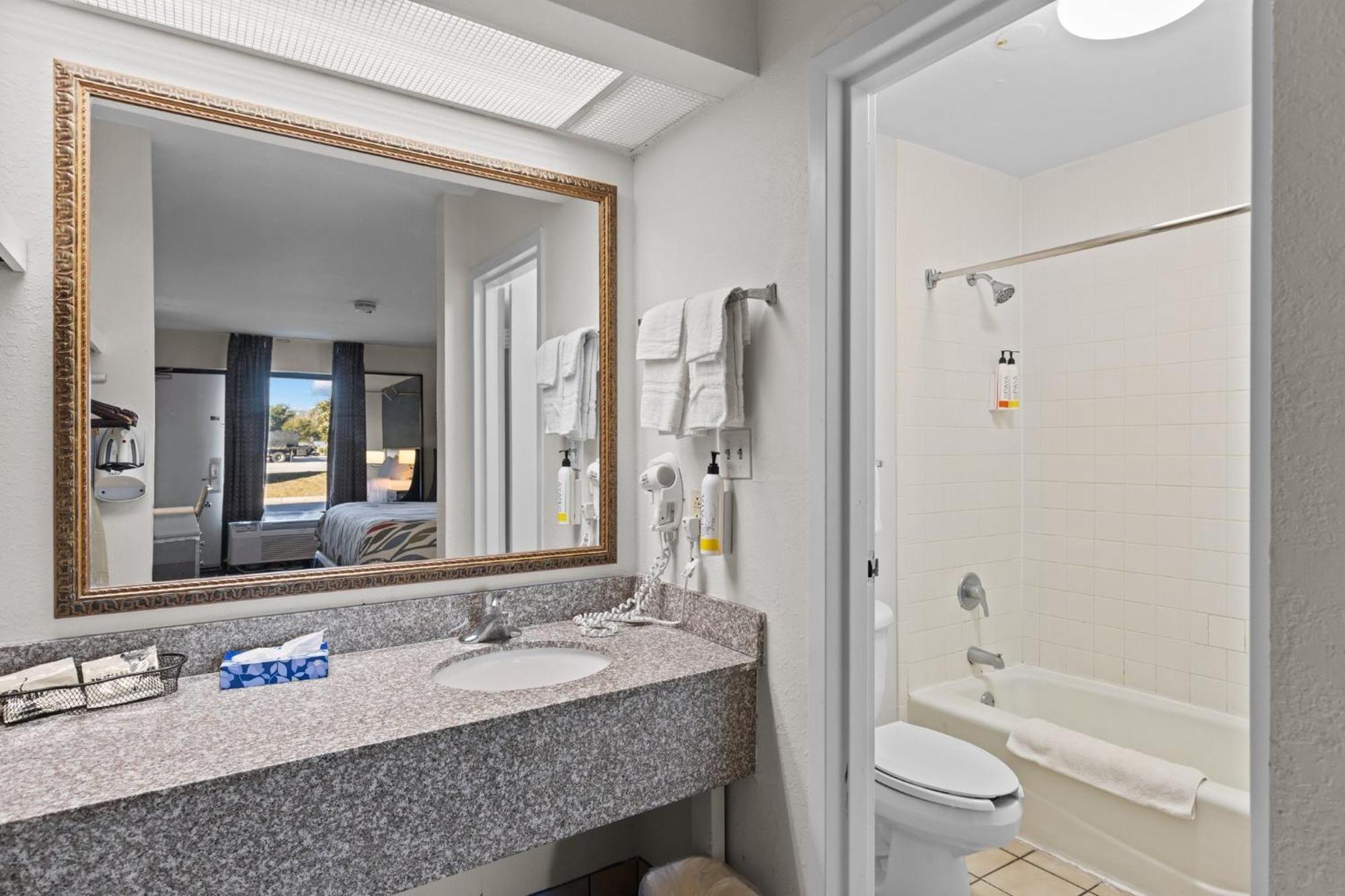 Garnet Inn & Suites, Morehead City Near Atlantic Beach Екстер'єр фото